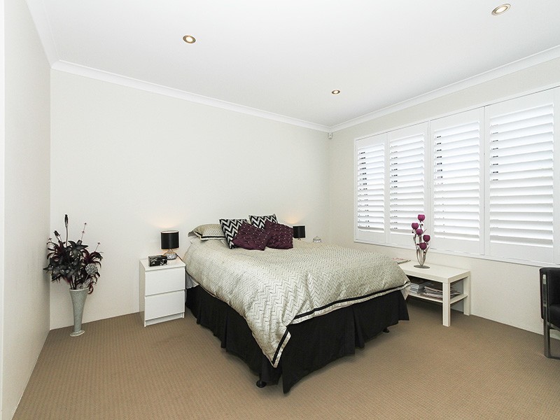 25 Barquentine Avenue, Jindalee WA 6036