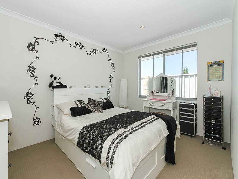 25 Barquentine Avenue, Jindalee WA 6036