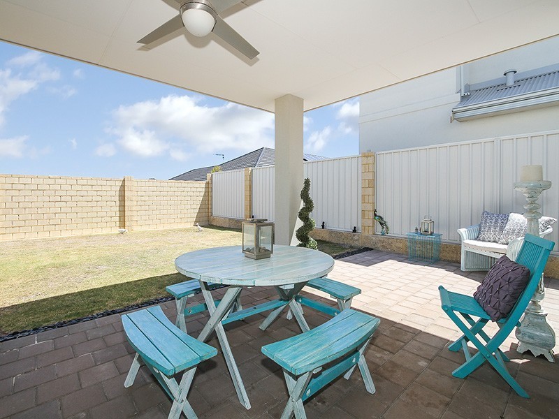25 Barquentine Avenue, Jindalee WA 6036