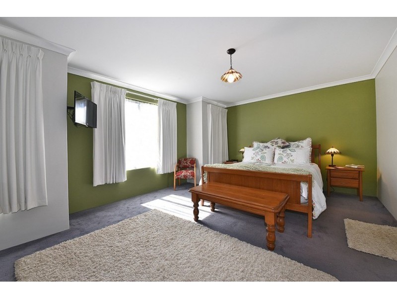 6 Kurnalpi Turn, Wanneroo WA 6065