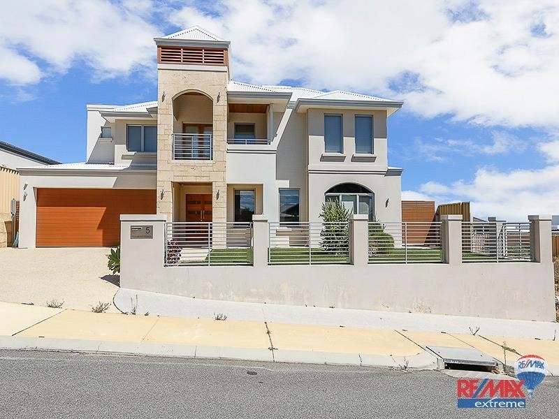 5 Tulum Approach, Iluka WA 6028