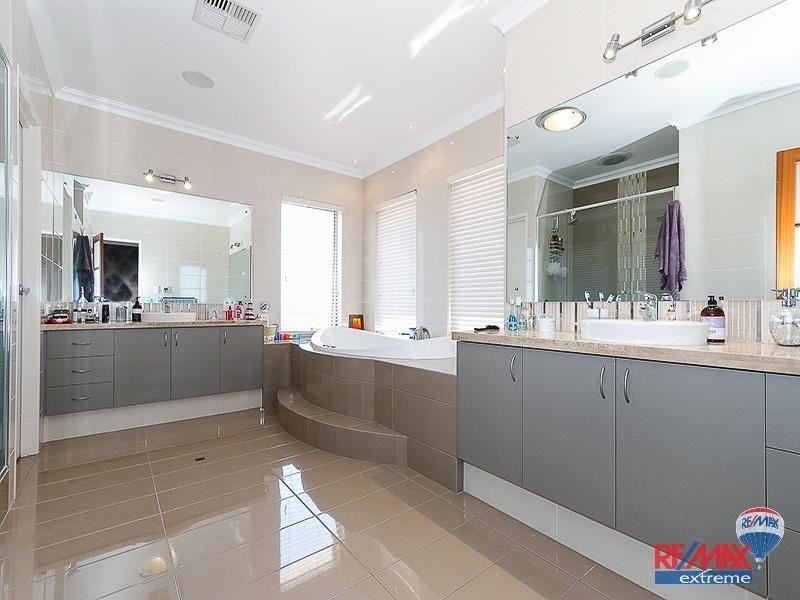 5 Tulum Approach, Iluka WA 6028