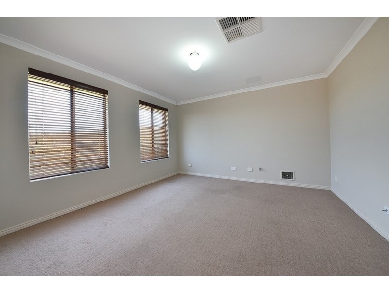 6 Kahana Parkway, Butler WA 6036