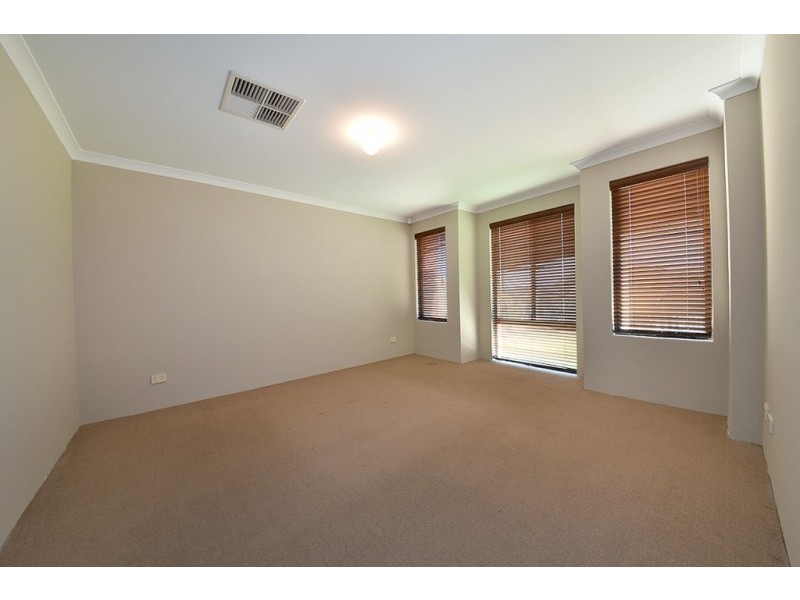 6 Kahana Parkway, Butler WA 6036