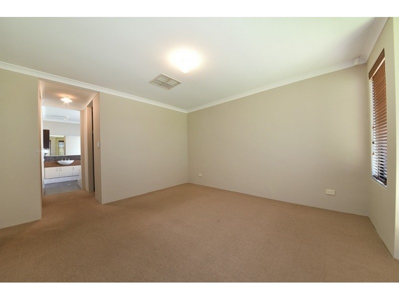 6 Kahana Parkway, Butler WA 6036