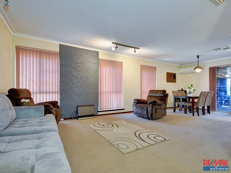 2 Kelly Road, Girrawheen WA 6064