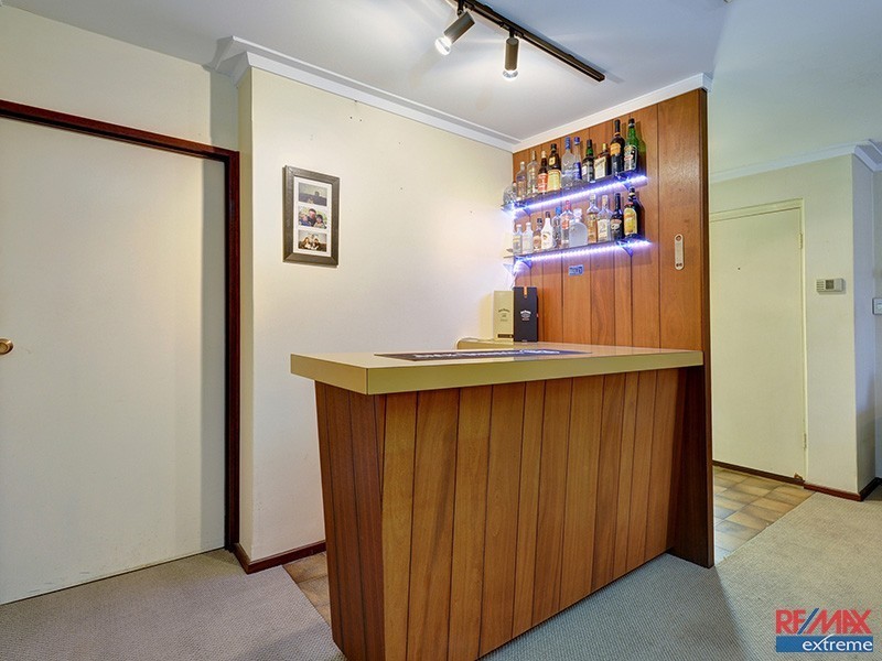 2 Kelly Road, Girrawheen WA 6064