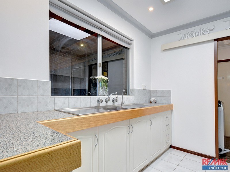 2 Kelly Road, Girrawheen WA 6064