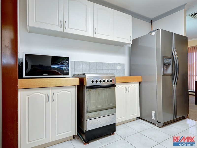 2 Kelly Road, Girrawheen WA 6064