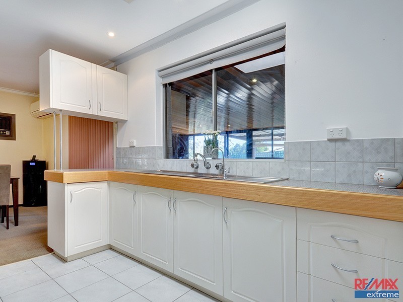 2 Kelly Road, Girrawheen WA 6064