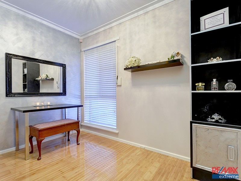 2 Kelly Road, Girrawheen WA 6064