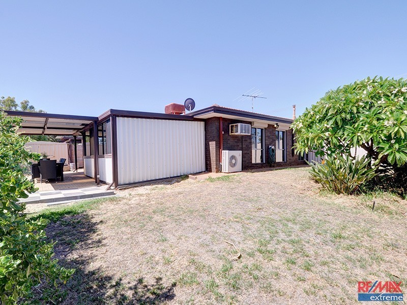 2 Kelly Road, Girrawheen WA 6064