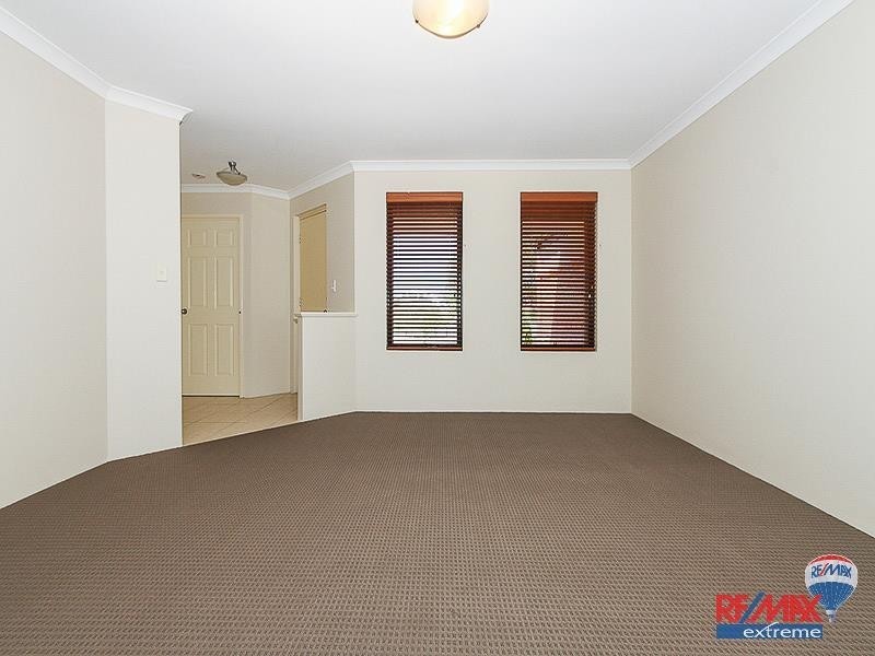 11 Shiralee Bend, Carramar WA 6031