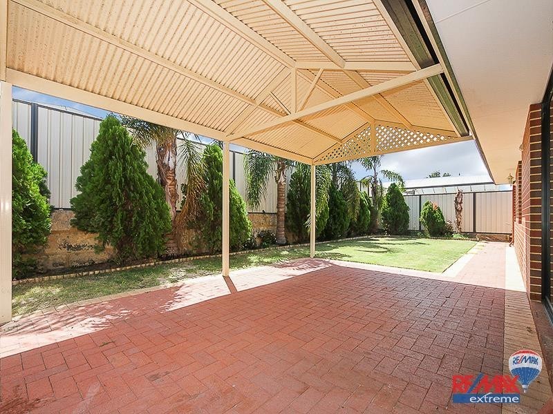 11 Shiralee Bend, Carramar WA 6031