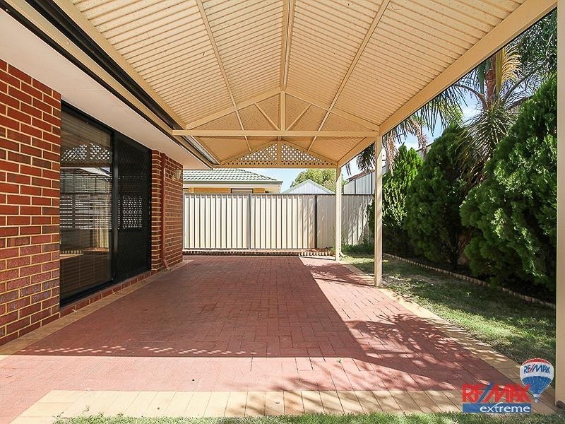 11 Shiralee Bend, Carramar WA 6031