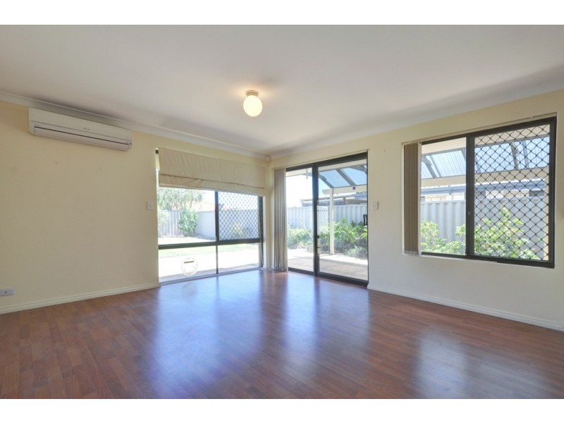 6 Gardneri Way, Banksia Grove WA 6031