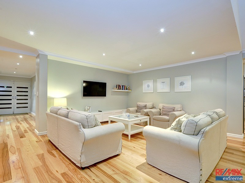 20 Toledo Drive, Hocking WA 6065