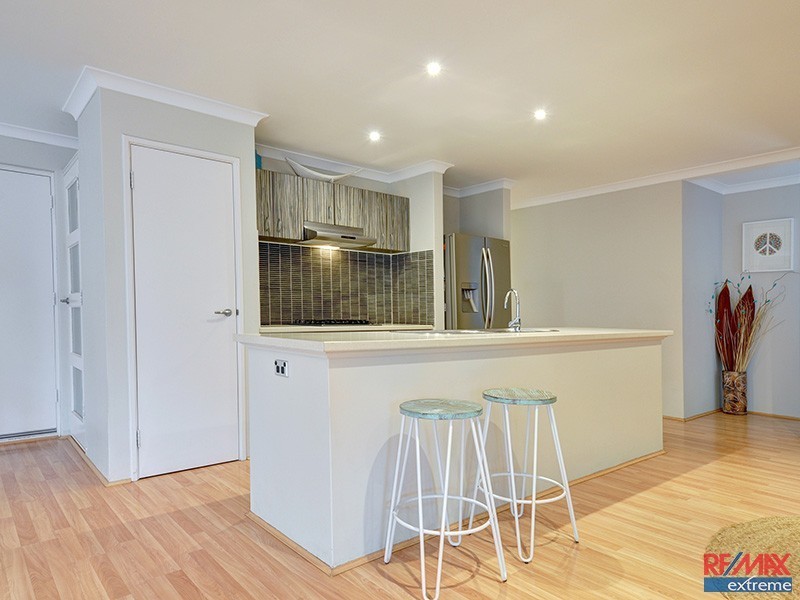 15 Salzburg Way, Wanneroo WA 6065