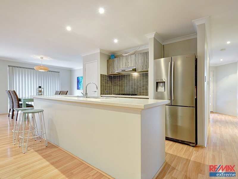 15 Salzburg Way, Wanneroo WA 6065