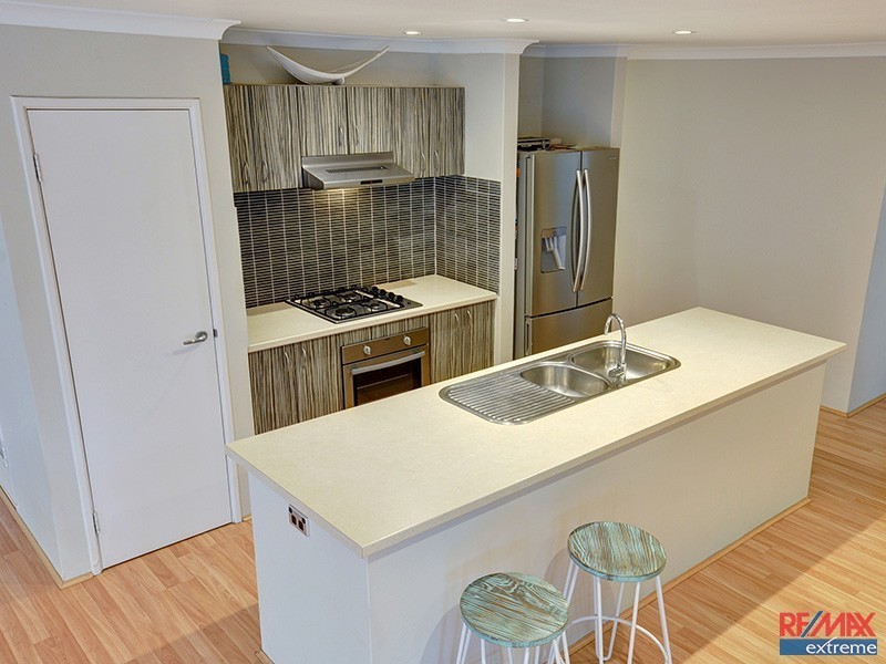 15 Salzburg Way, Wanneroo WA 6065