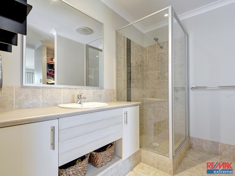 15 Salzburg Way, Wanneroo WA 6065