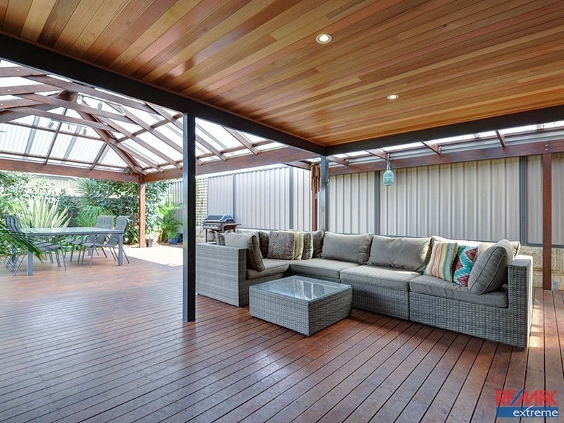 15 Salzburg Way, Wanneroo WA 6065