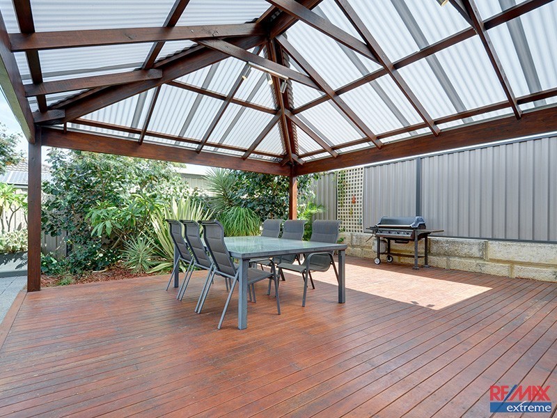 15 Salzburg Way, Wanneroo WA 6065