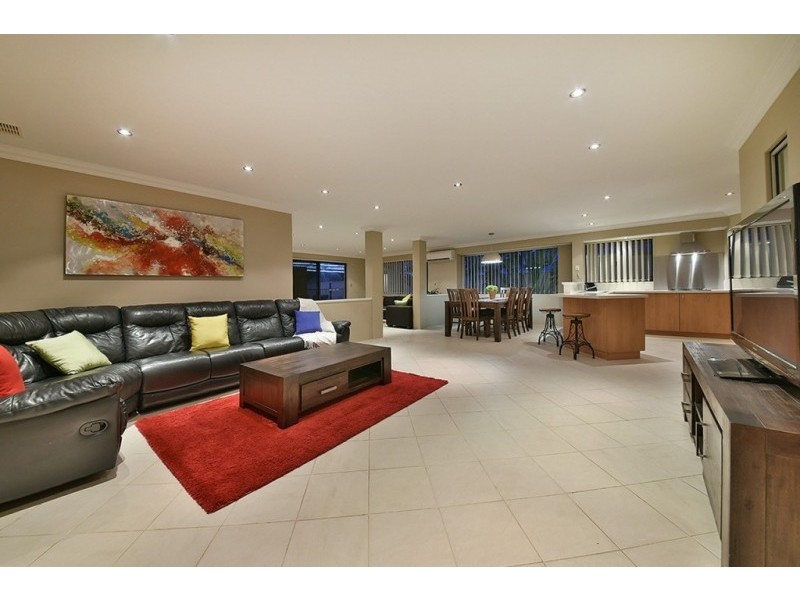 57 Yandella Promenade, Tapping WA 6065