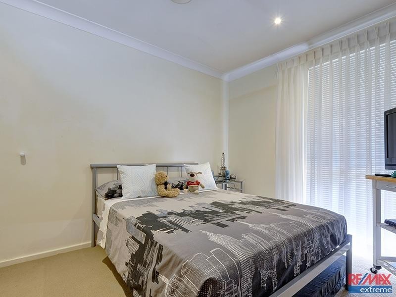 8 Waidup Street, Wanneroo WA 6065