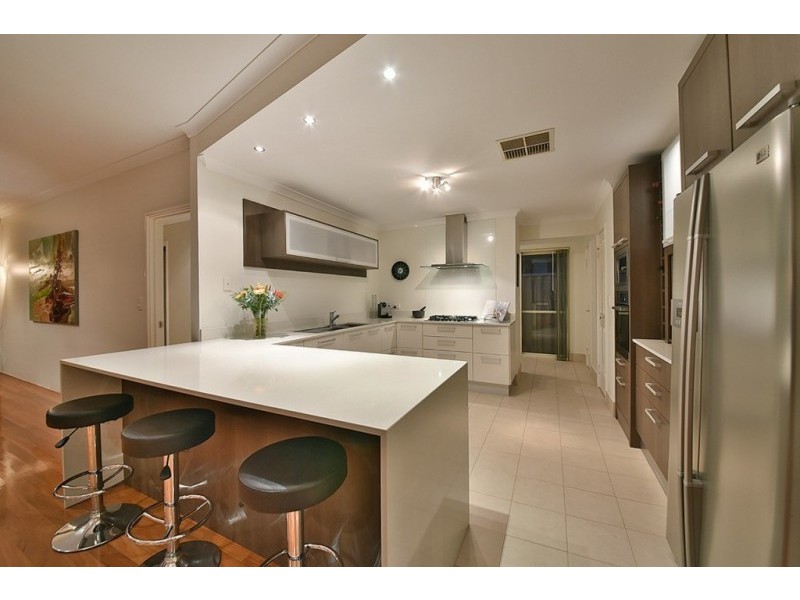 7 Champaigne Drive, Tapping WA 6065