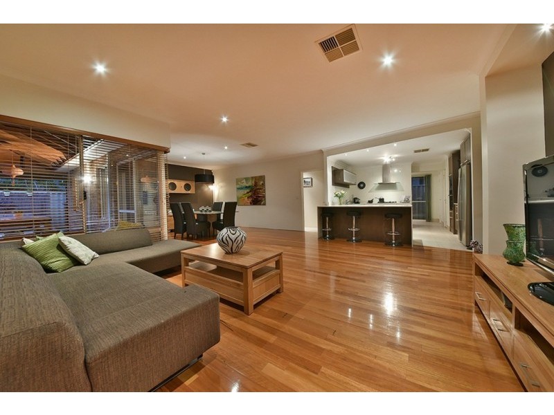 7 Champaigne Drive, Tapping WA 6065