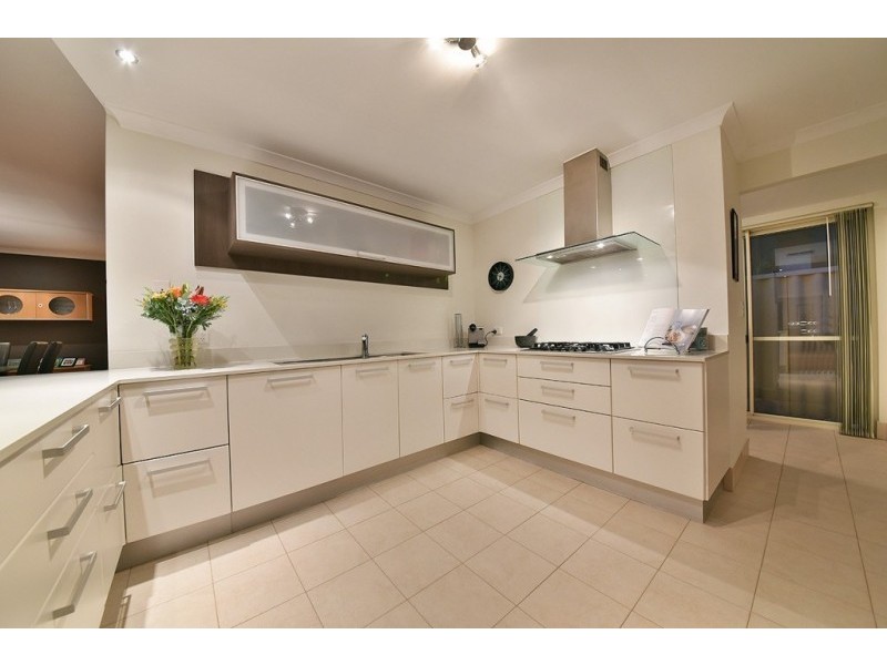 7 Champaigne Drive, Tapping WA 6065