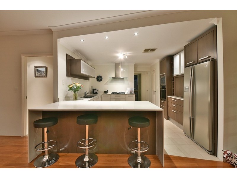 7 Champaigne Drive, Tapping WA 6065