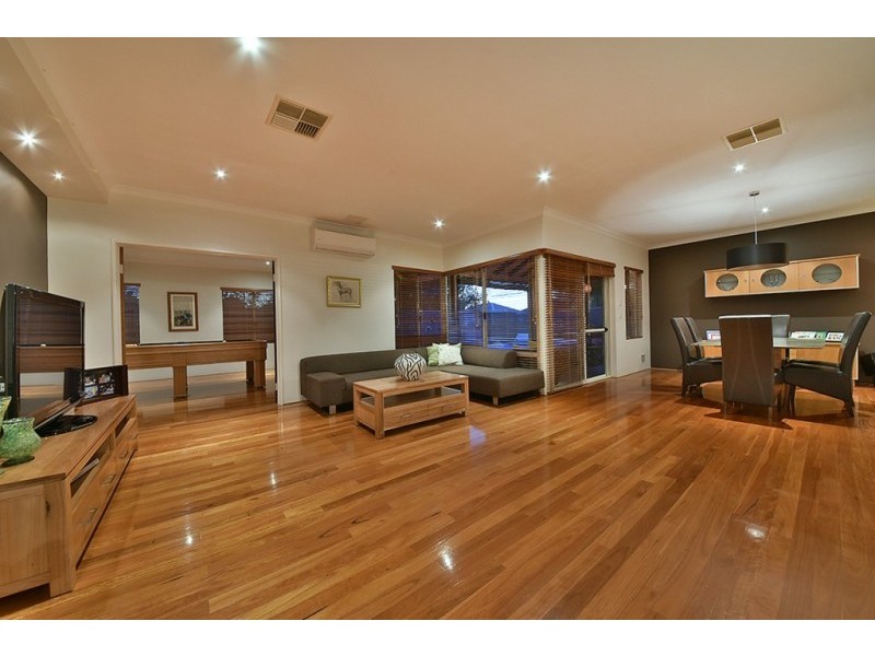 7 Champaigne Drive, Tapping WA 6065