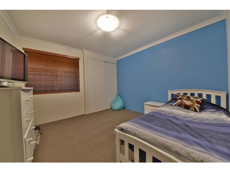 7 Champaigne Drive, Tapping WA 6065