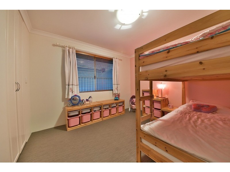 7 Champaigne Drive, Tapping WA 6065