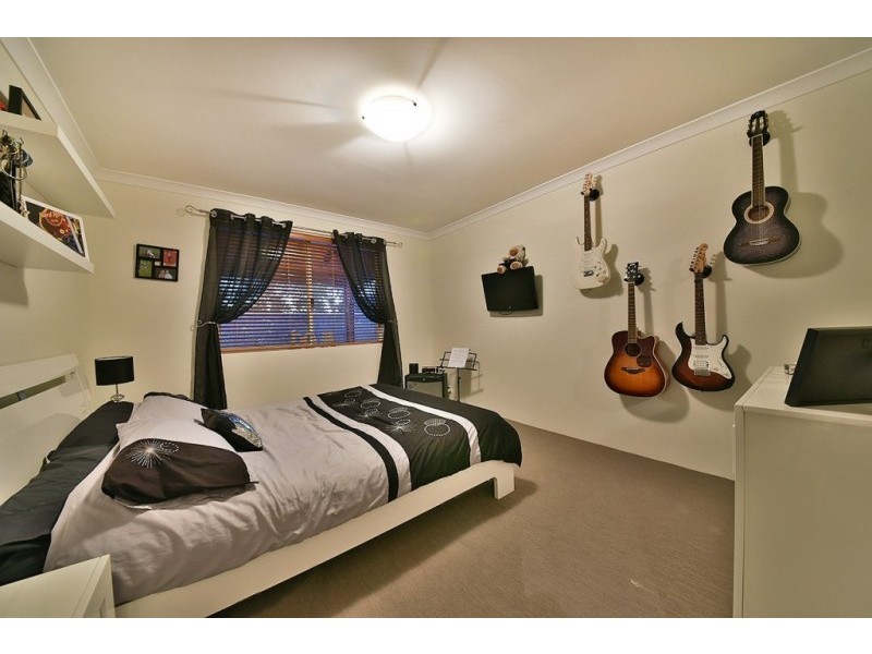 7 Champaigne Drive, Tapping WA 6065