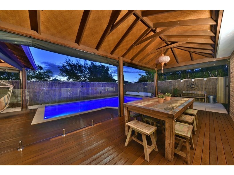 7 Champaigne Drive, Tapping WA 6065