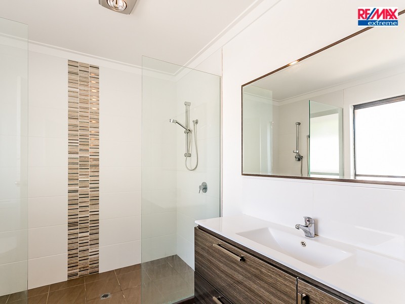 10 Christmas Avenue, Heathridge WA 6027