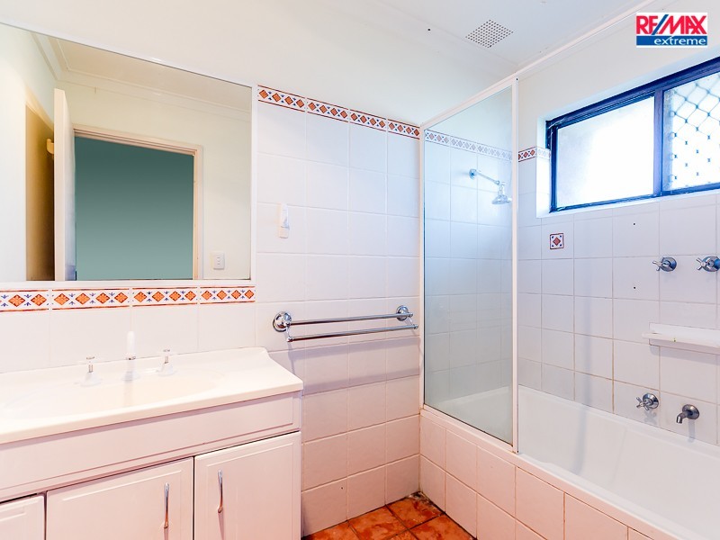 10 Christmas Avenue, Heathridge WA 6027