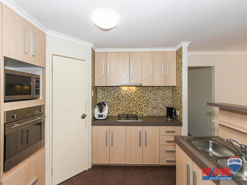 11 Walsall Turn, Hocking WA 6065