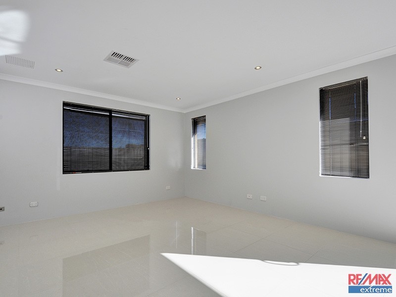 9 Saxicola Road, Banksia Grove WA 6031