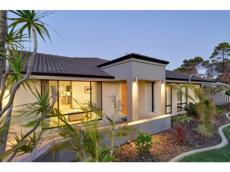 18 Stanford Road, Kallaroo WA 6025