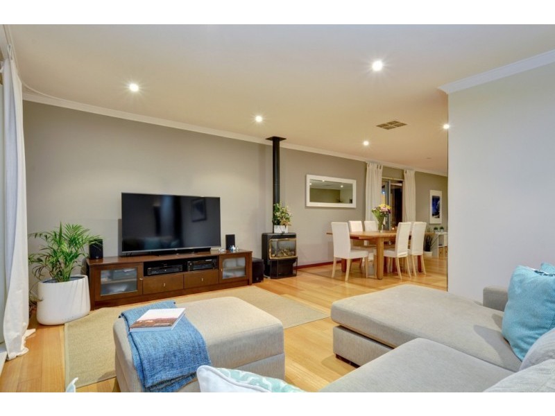 18 Stanford Road, Kallaroo WA 6025