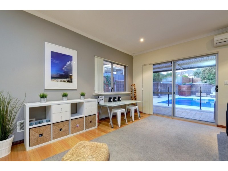 18 Stanford Road, Kallaroo WA 6025