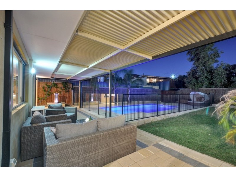 18 Stanford Road, Kallaroo WA 6025