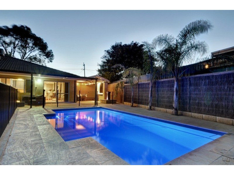 18 Stanford Road, Kallaroo WA 6025