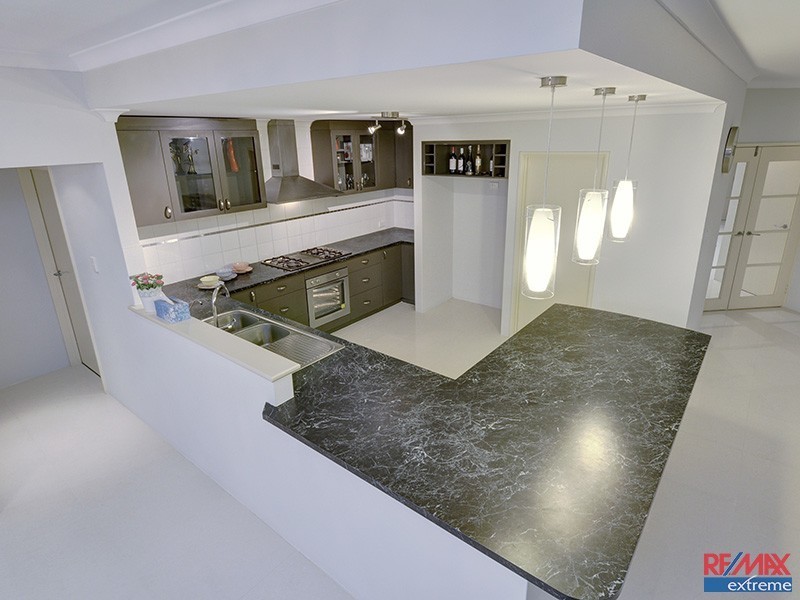 9 St Louis Avenue, Hocking WA 6065