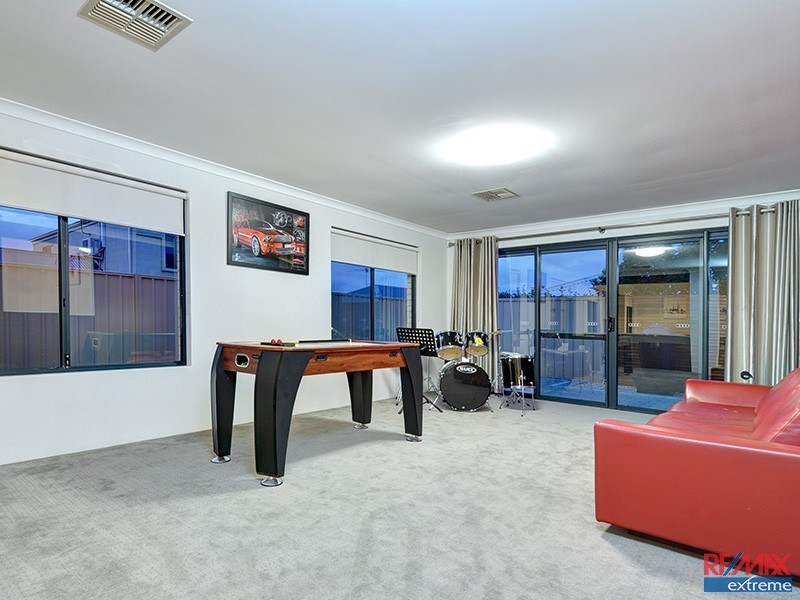 9 St Louis Avenue, Hocking WA 6065