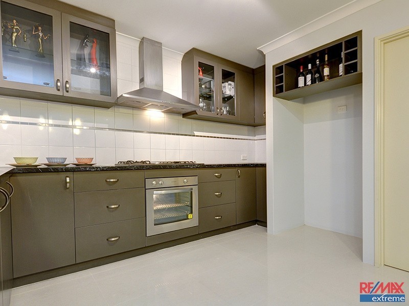 9 St Louis Avenue, Hocking WA 6065